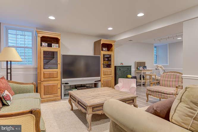 FOXVALE FARM - Residential Lease