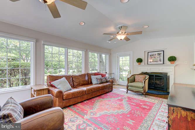 FOXVALE FARM - Residential Lease