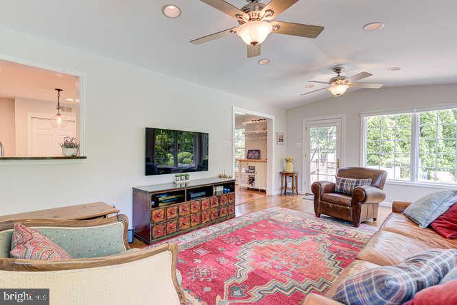 FOXVALE FARM - Residential Lease