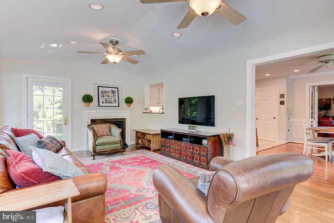 FOXVALE FARM - Residential Lease