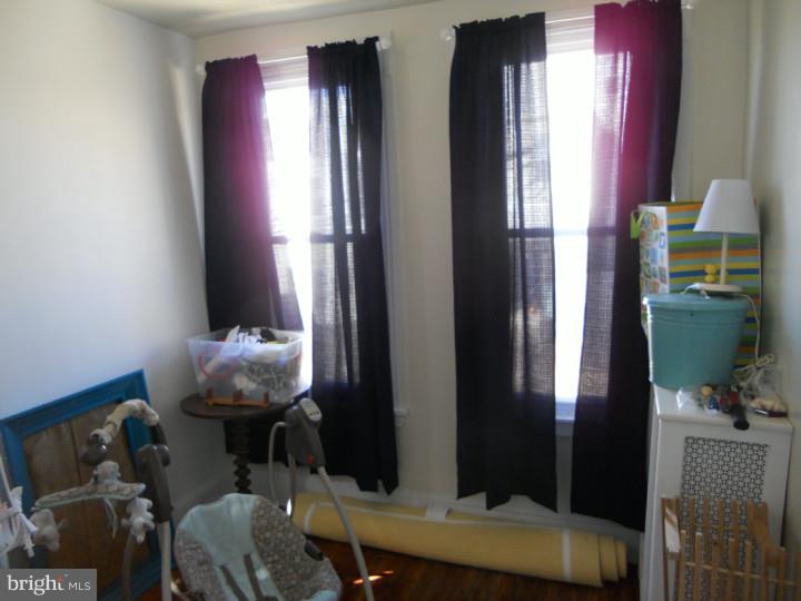 EAST FALLS - Residential Lease