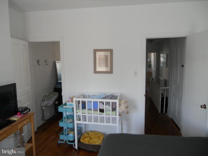 EAST FALLS - Residential Lease