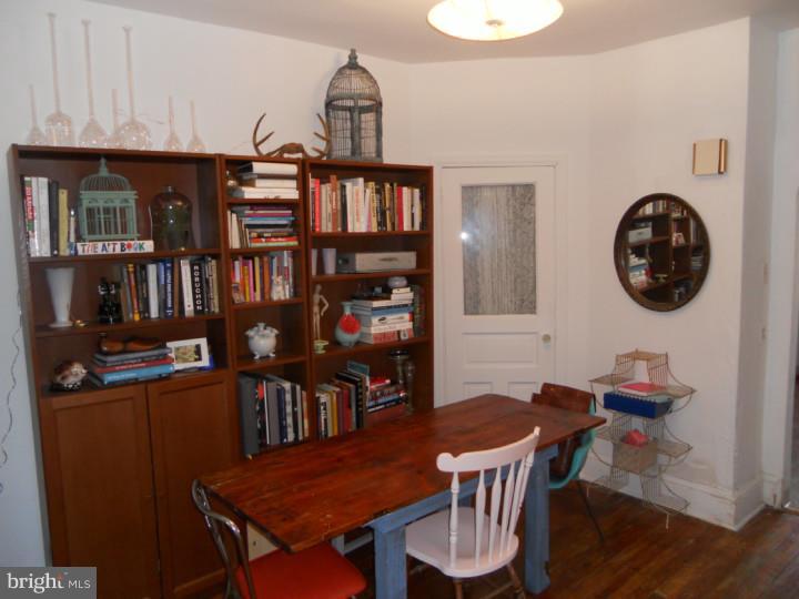 EAST FALLS - Residential Lease