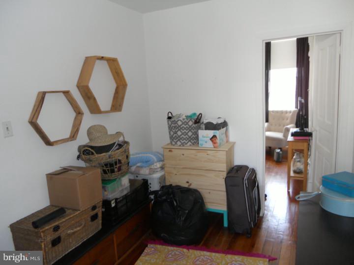 EAST FALLS - Residential Lease