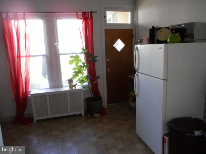 EAST FALLS - Residential Lease