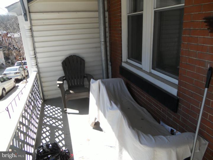 EAST FALLS - Residential Lease