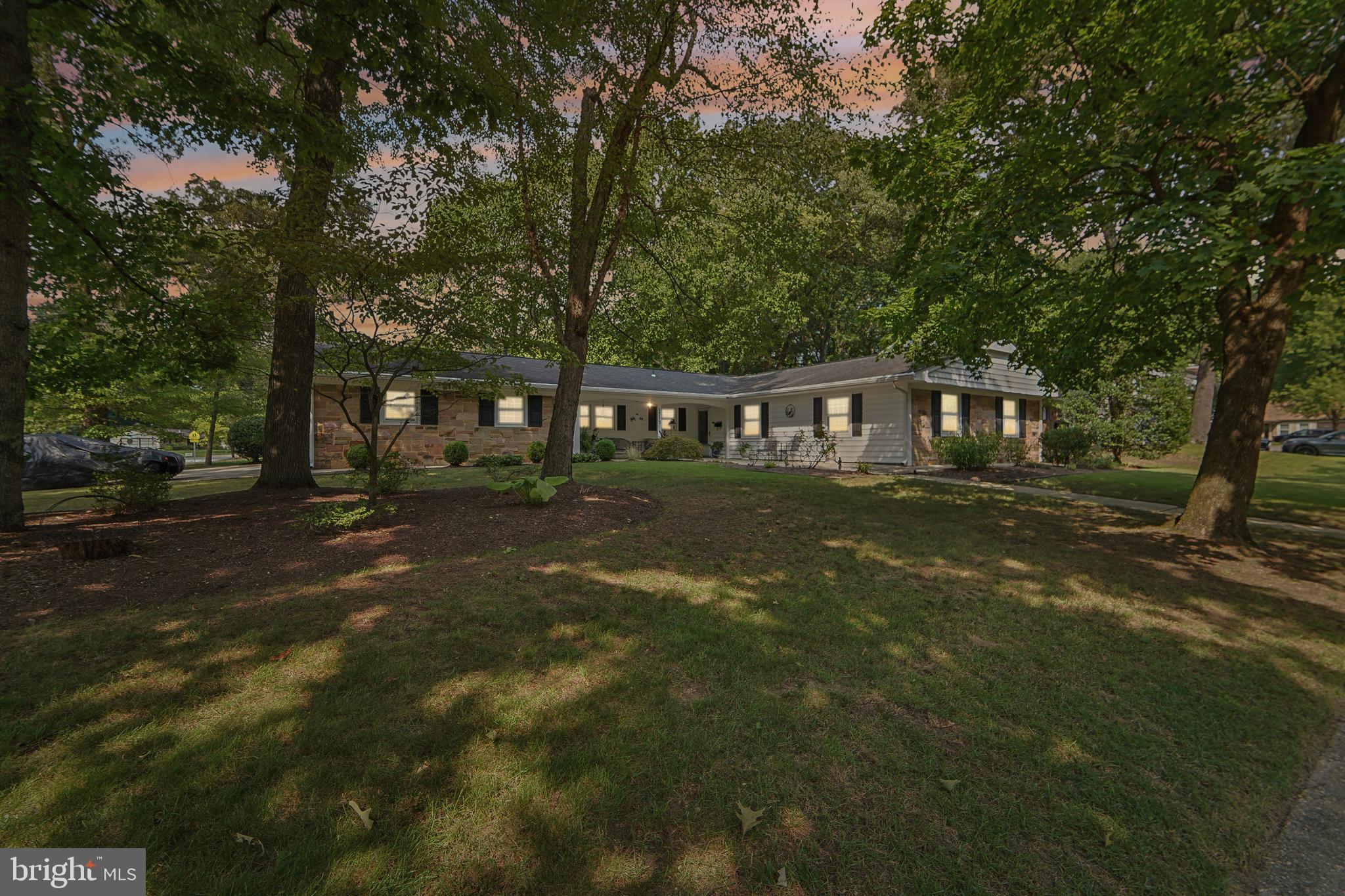 CROFTON TOWNE/PARK - Residential