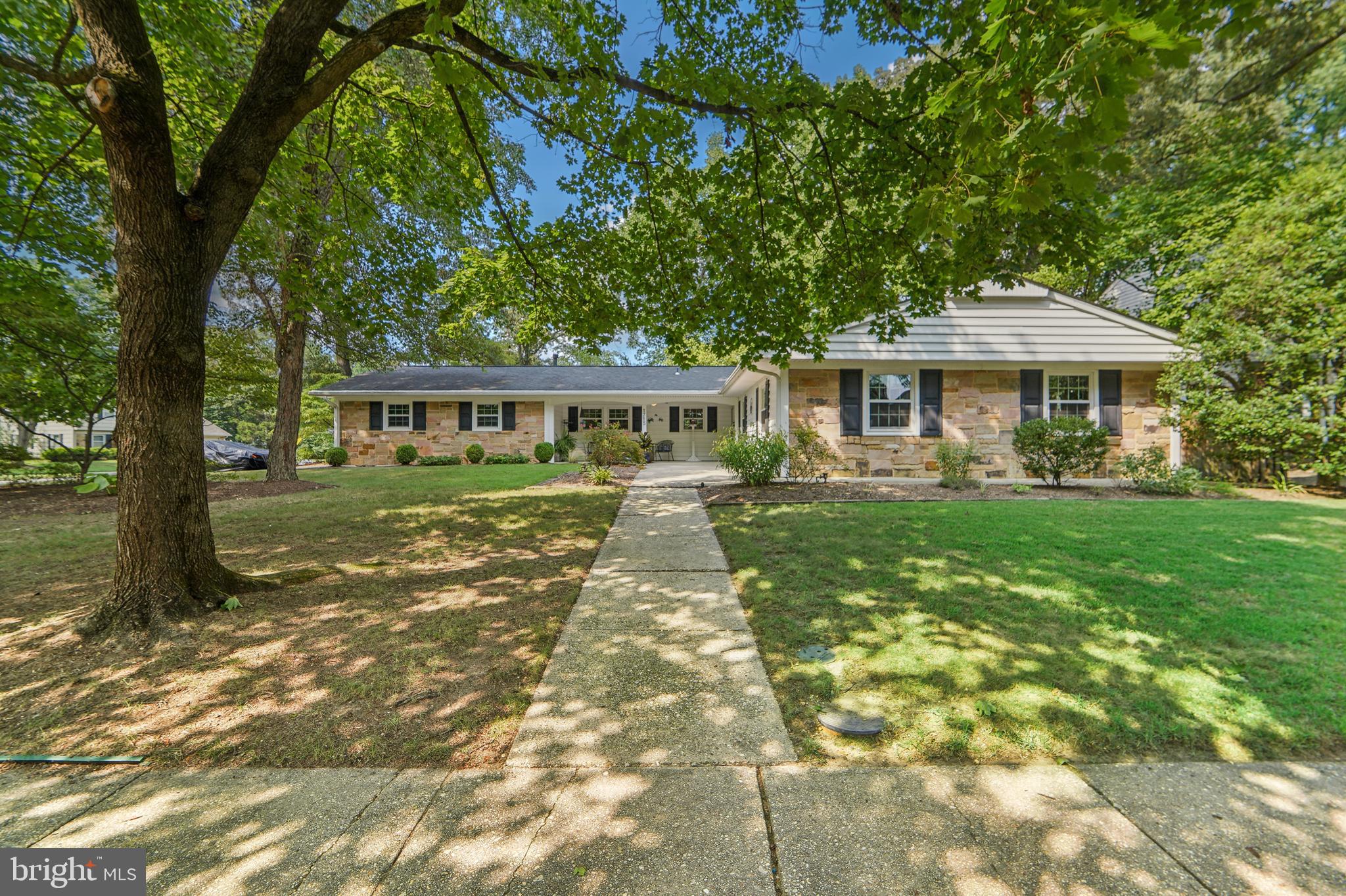 CROFTON TOWNE/PARK - Residential