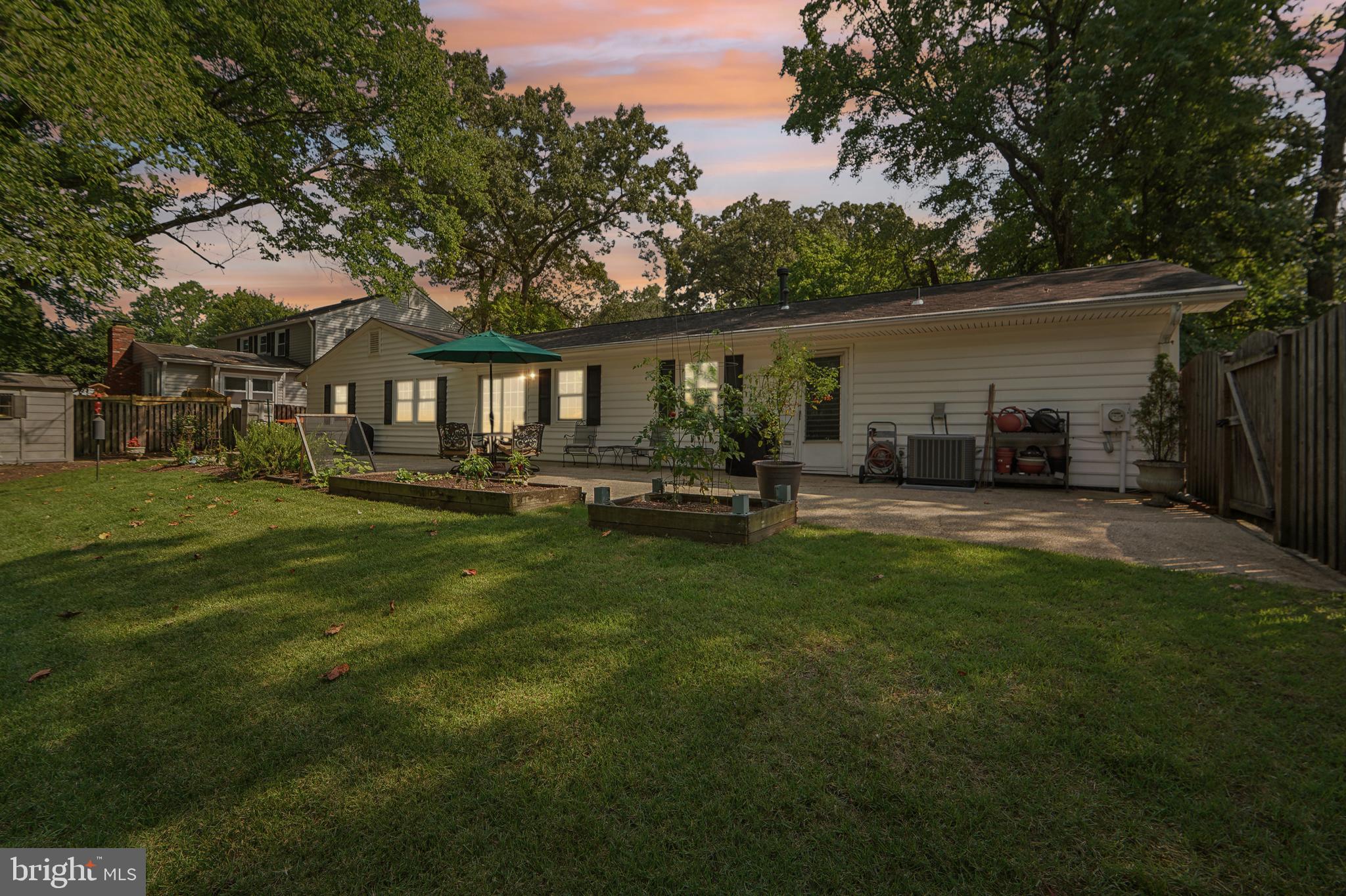 CROFTON TOWNE/PARK - Residential