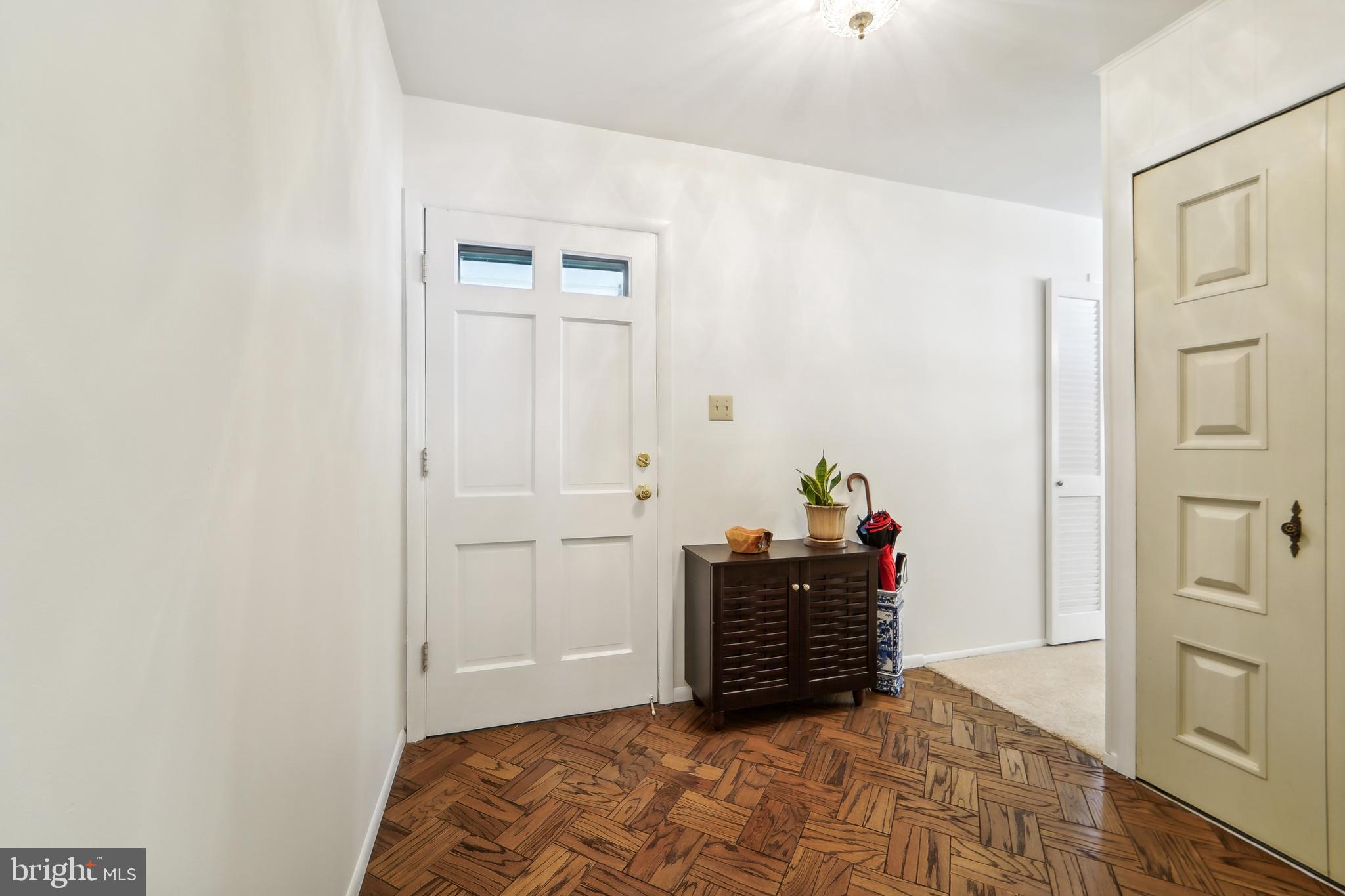 CROFTON TOWNE/PARK - Residential