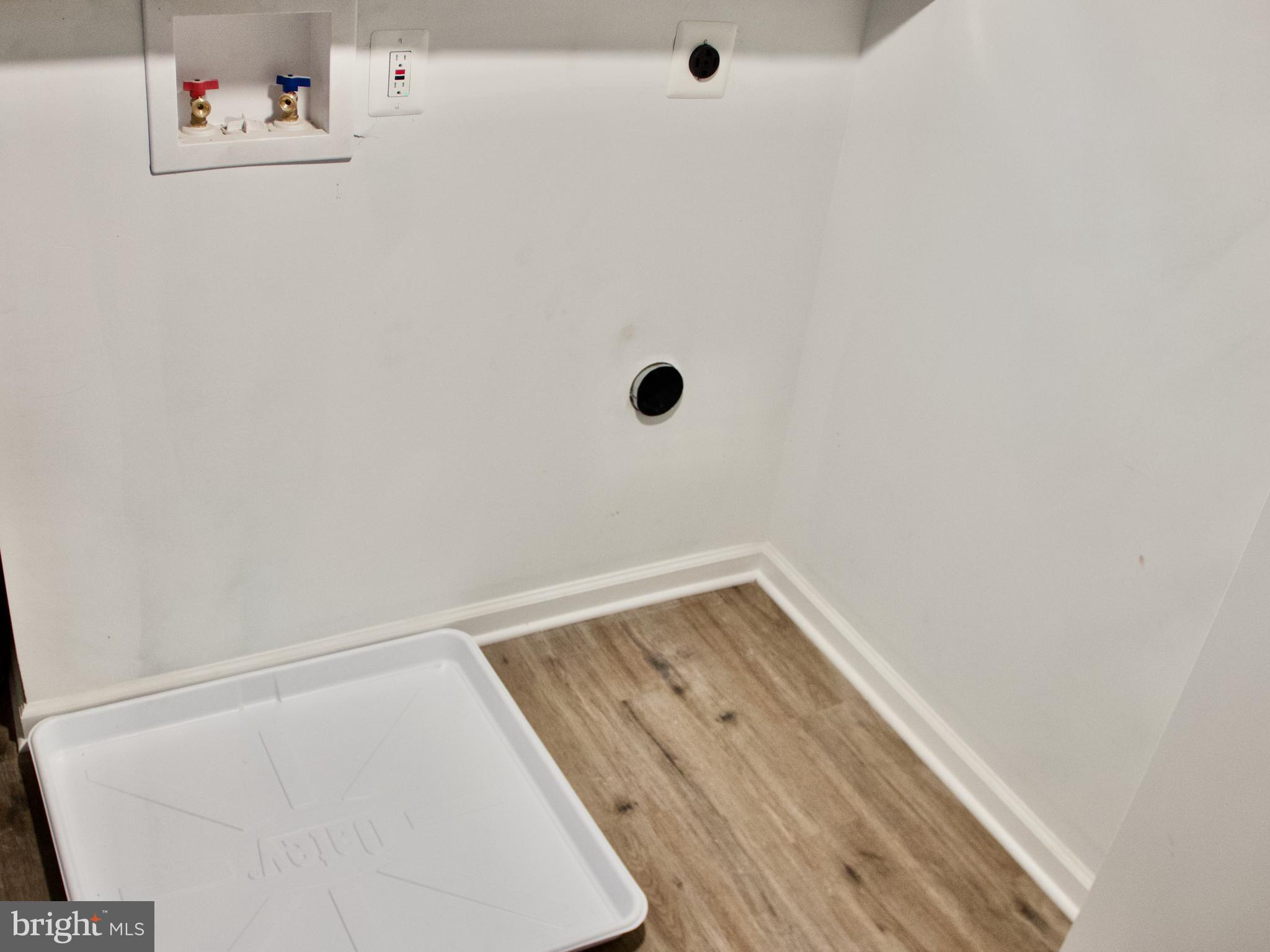 MEDFIELD - Residential