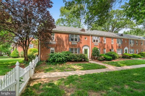2 AUBURN COURT A ALEXANDRIA VA 22305