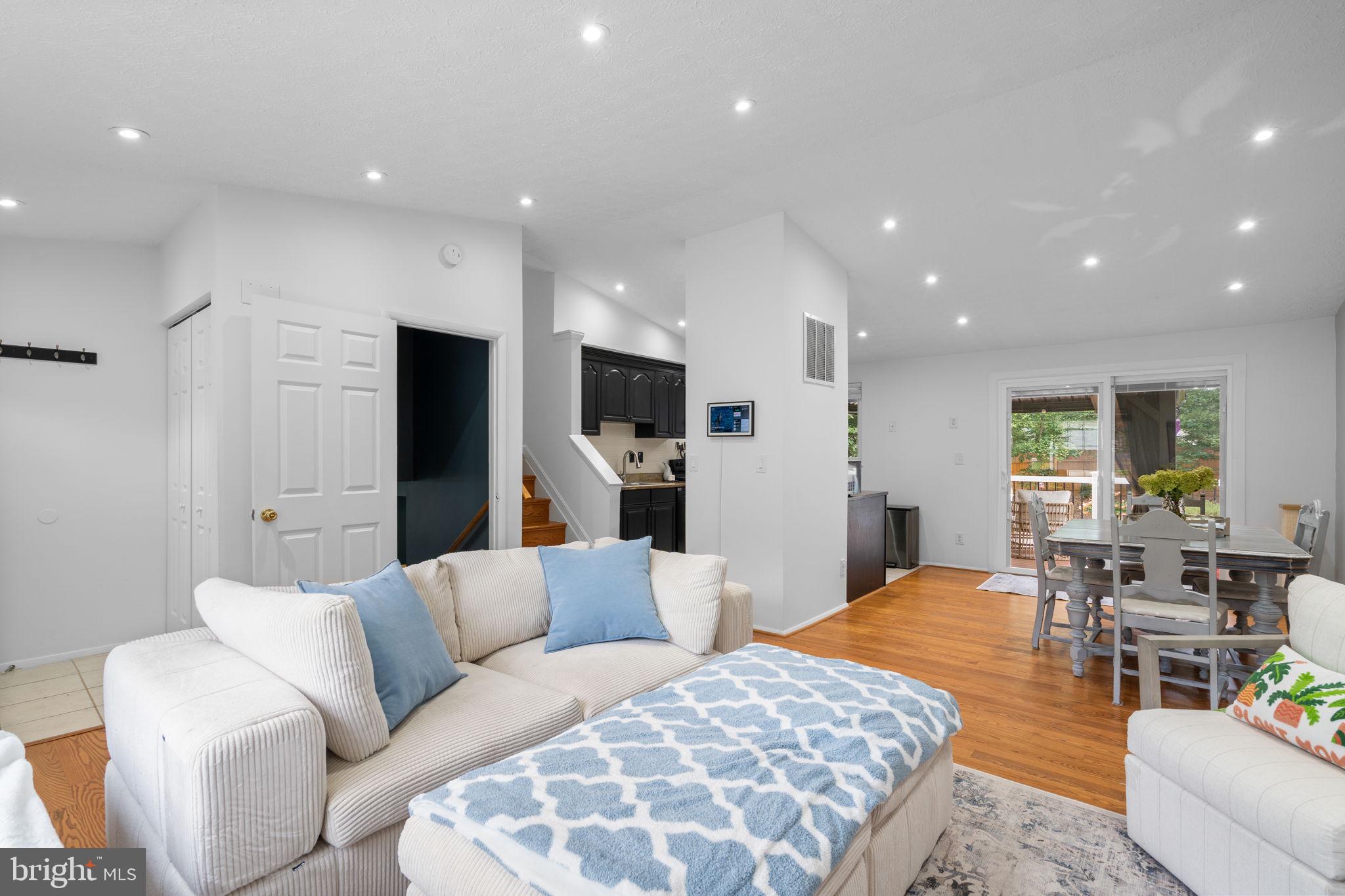 8767 COLD PLAIN COURT