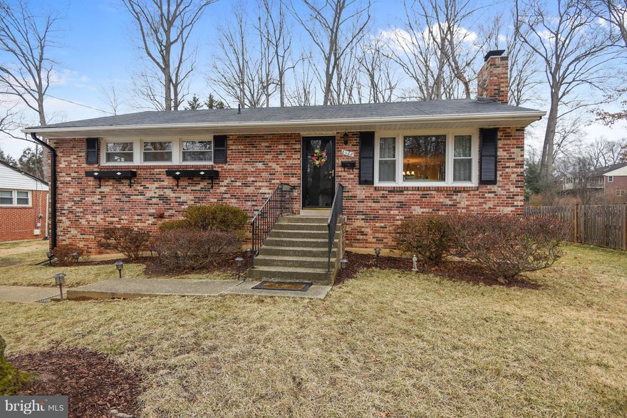 Fantastic updating, 2 lvl Brick Rambler, 2,334 finished sf, Lovely new kitchen, Cherry Cabs, Stainless appl's & Granite, Hardwood floors, Windows A/C 2007, Roof HWH 2009, Lower lvl w/Rec Rm, 4th BR/Den, Office & Walkout stairs, One of the best lots, large yard, Near Walking, biking nature trails, Near bus to Pentagon. Fantastic Buy, Hurry!