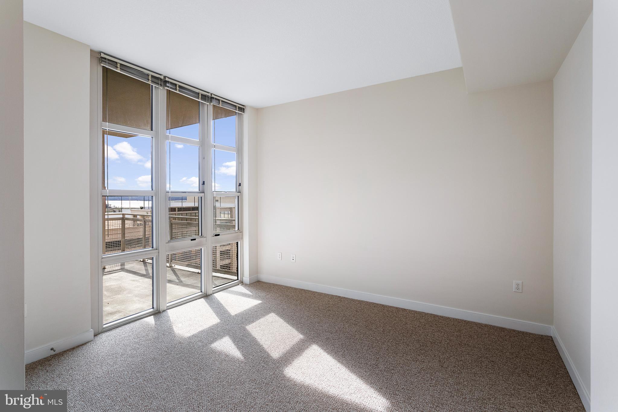 NATIONAL HARBOR - Residential Lease