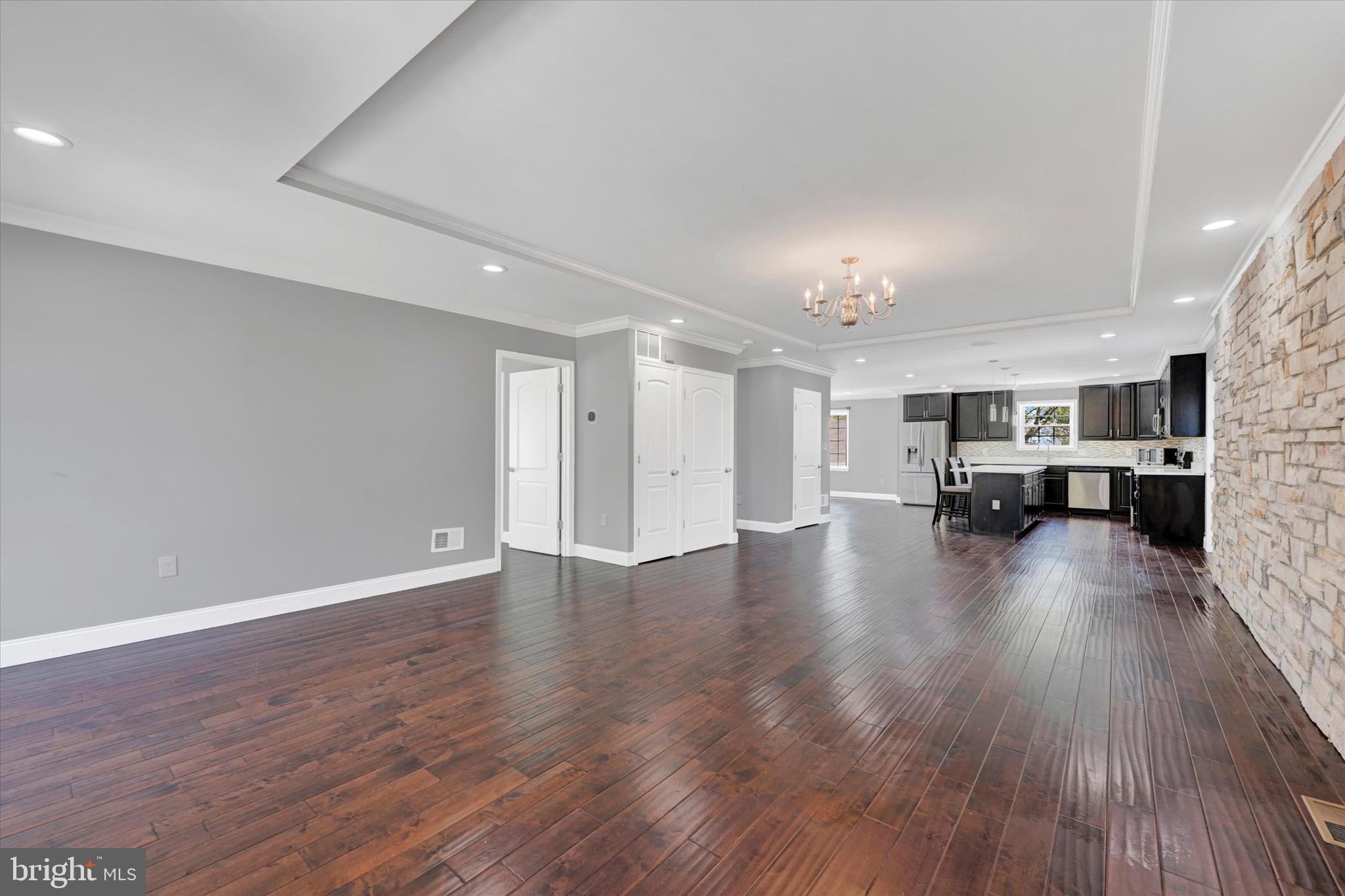 ROSEDALE - Residential