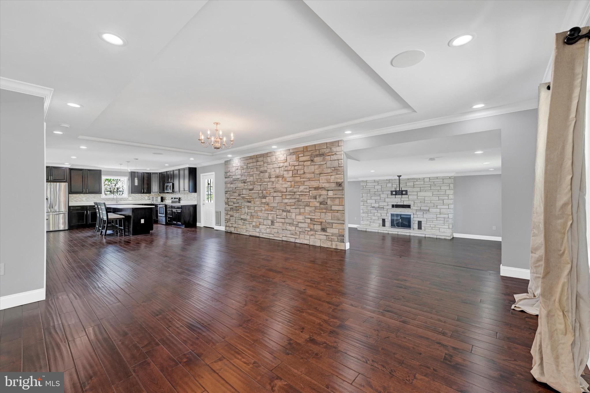 ROSEDALE - Residential