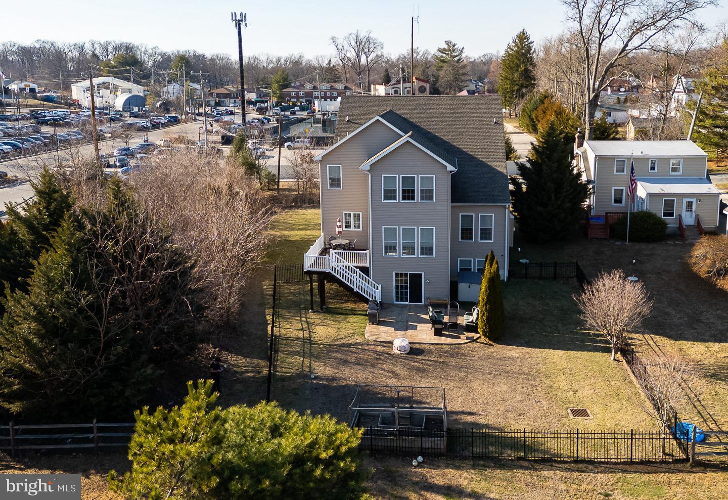 OAKMONT - Residential