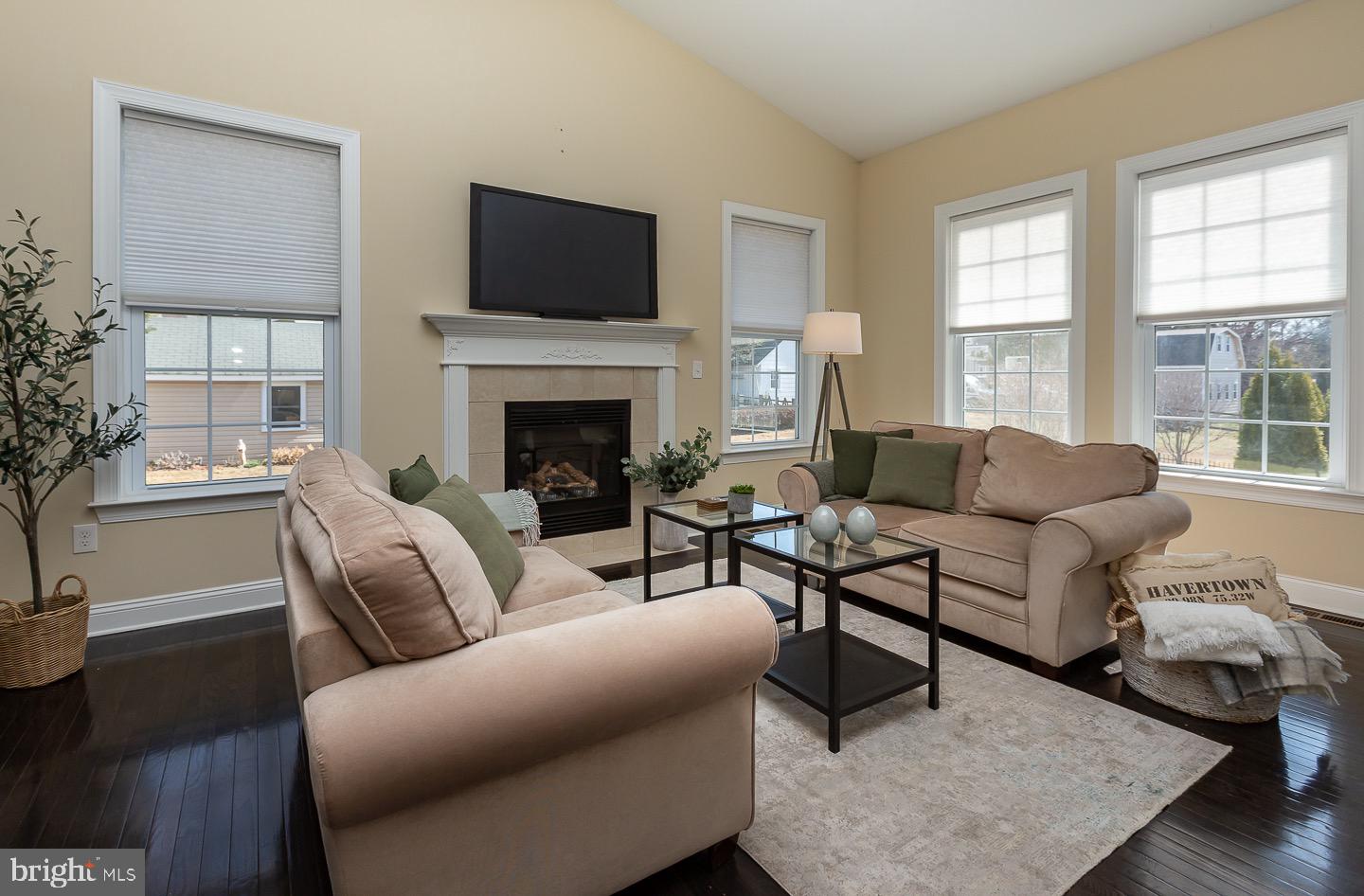 OAKMONT - Residential