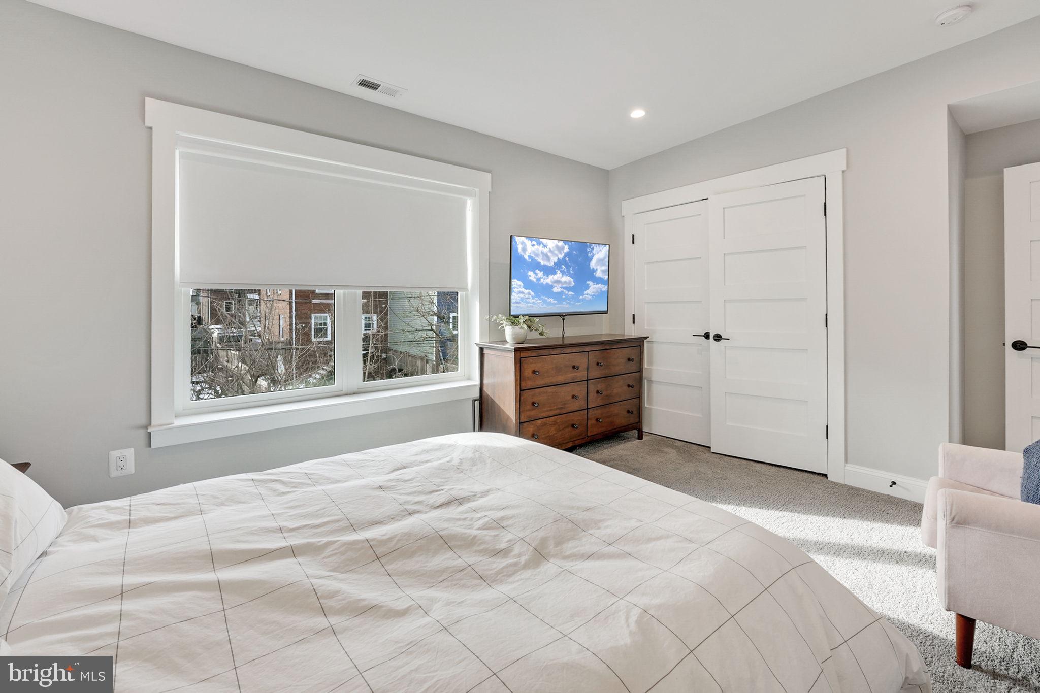 DOUGLAS PARK - Residential