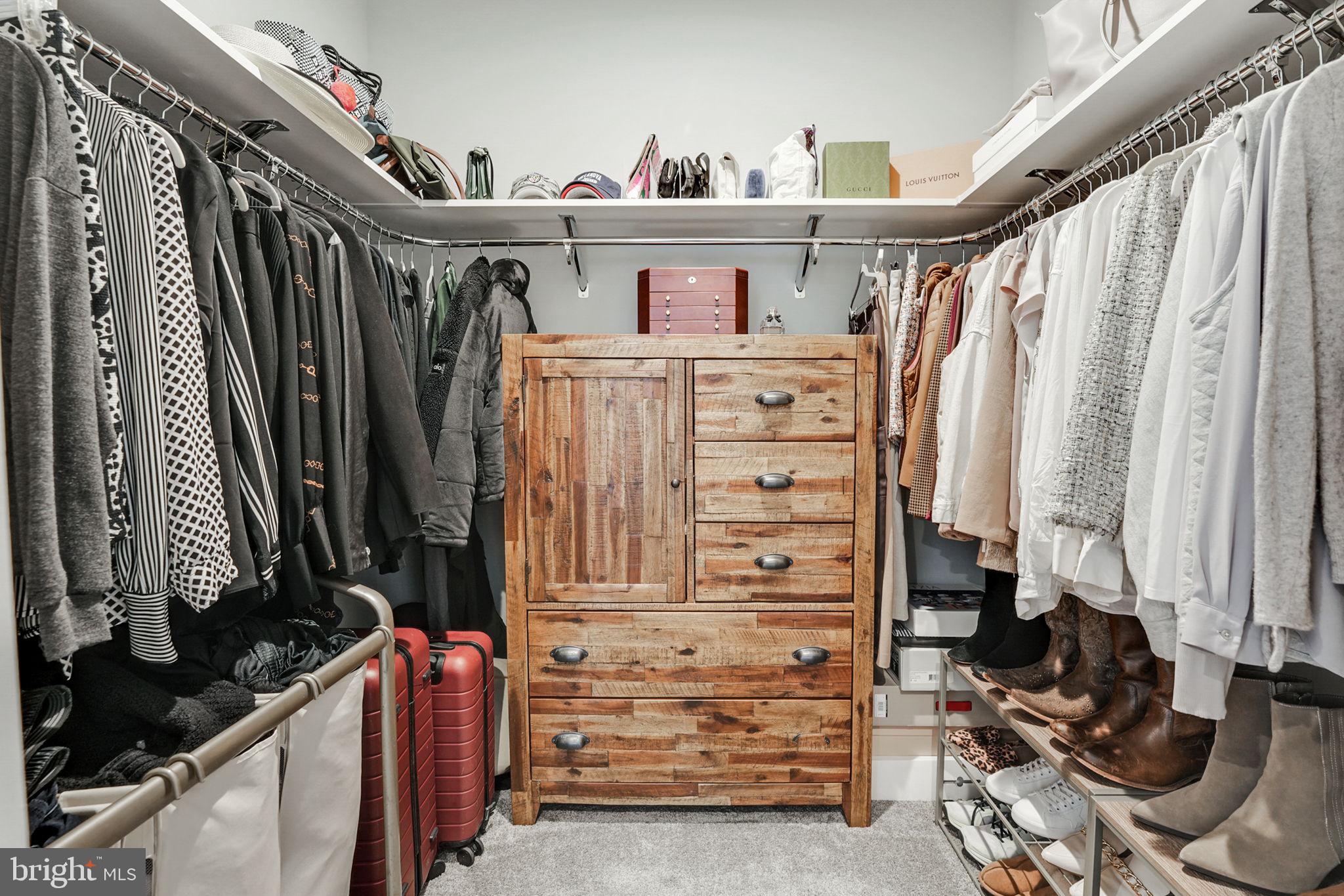 DOUGLAS PARK - Residential