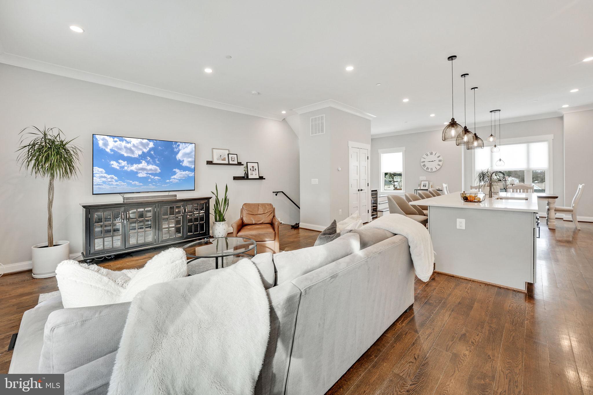 DOUGLAS PARK - Residential