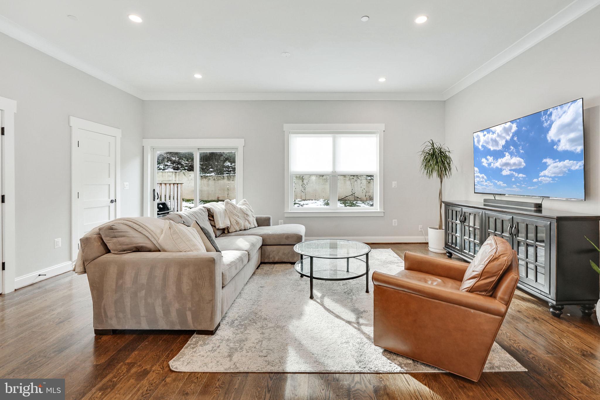 DOUGLAS PARK - Residential