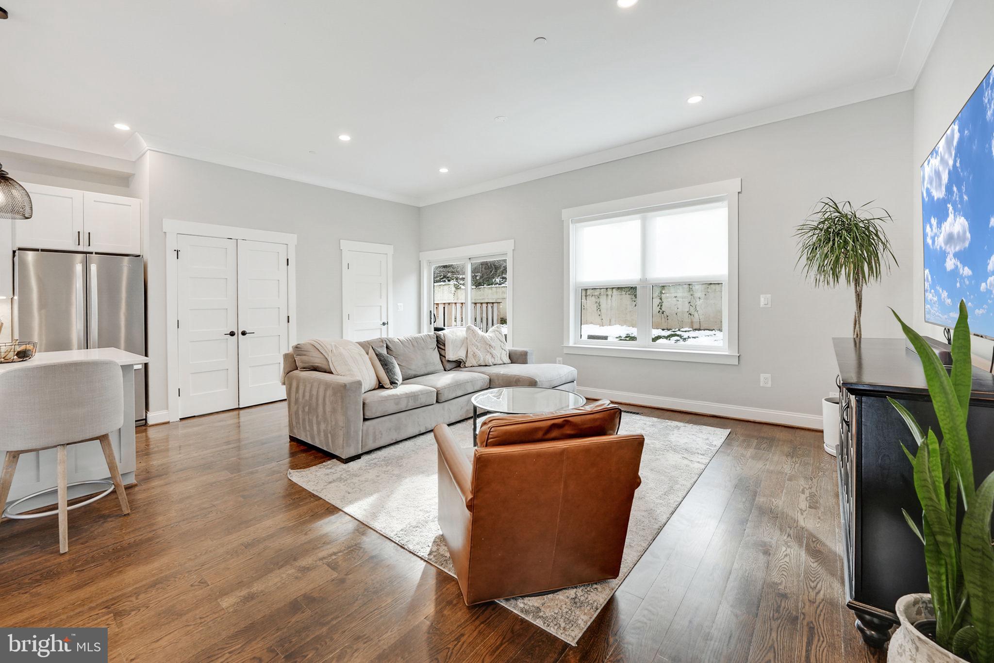 DOUGLAS PARK - Residential