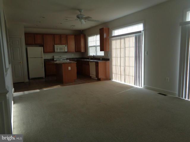 BLOOMS MILL - Residential Lease