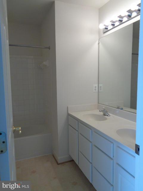 BLOOMS MILL - Residential Lease