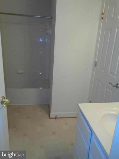 BLOOMS MILL - Residential Lease