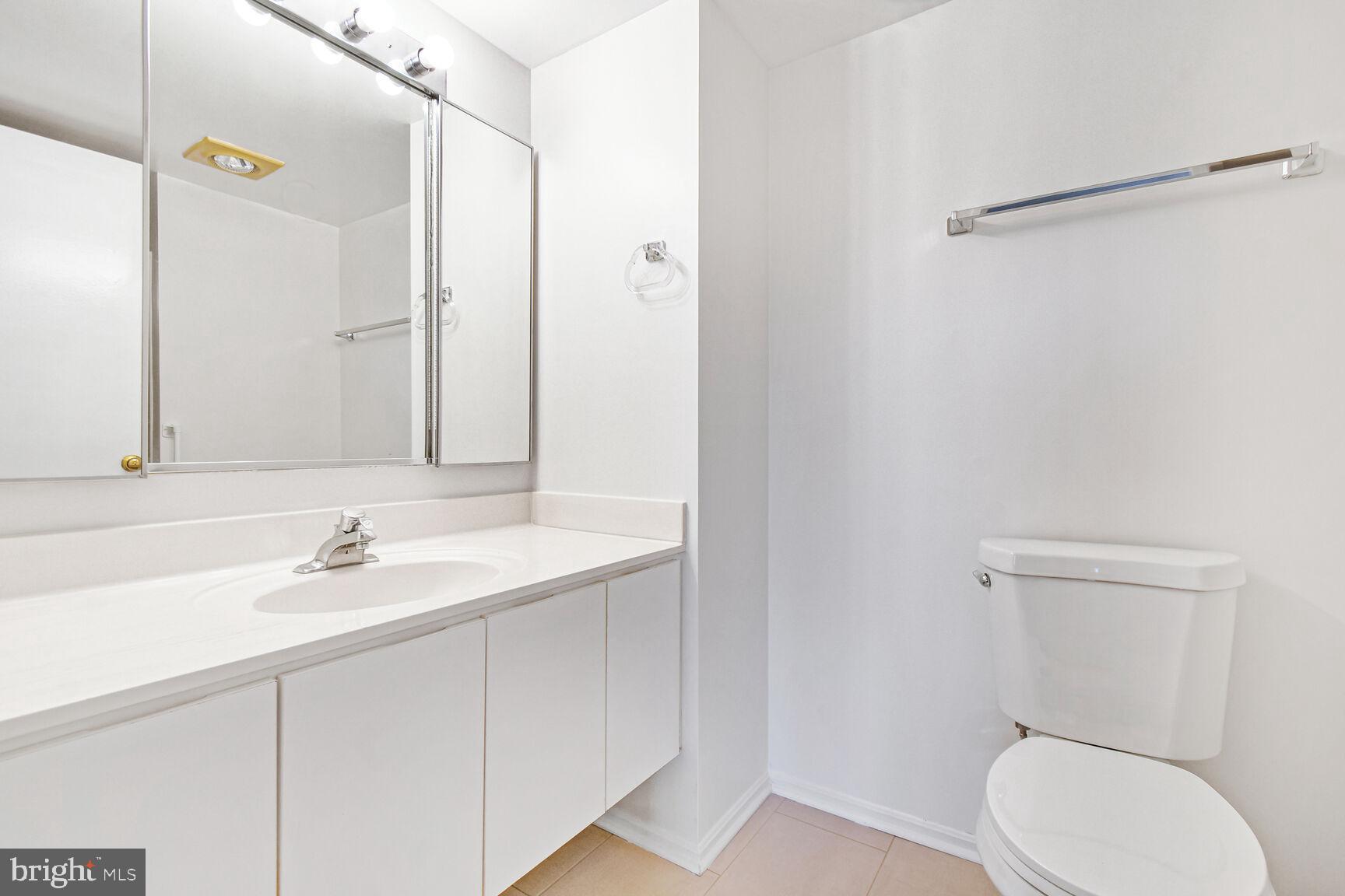 LEISURE WORLD - Residential