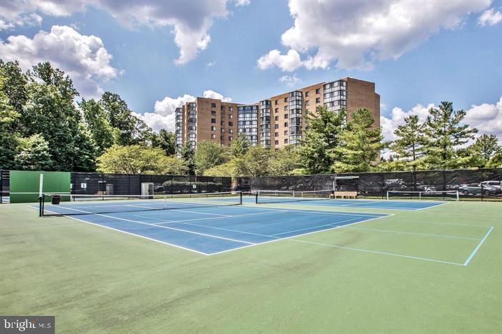 LEISURE WORLD - Residential