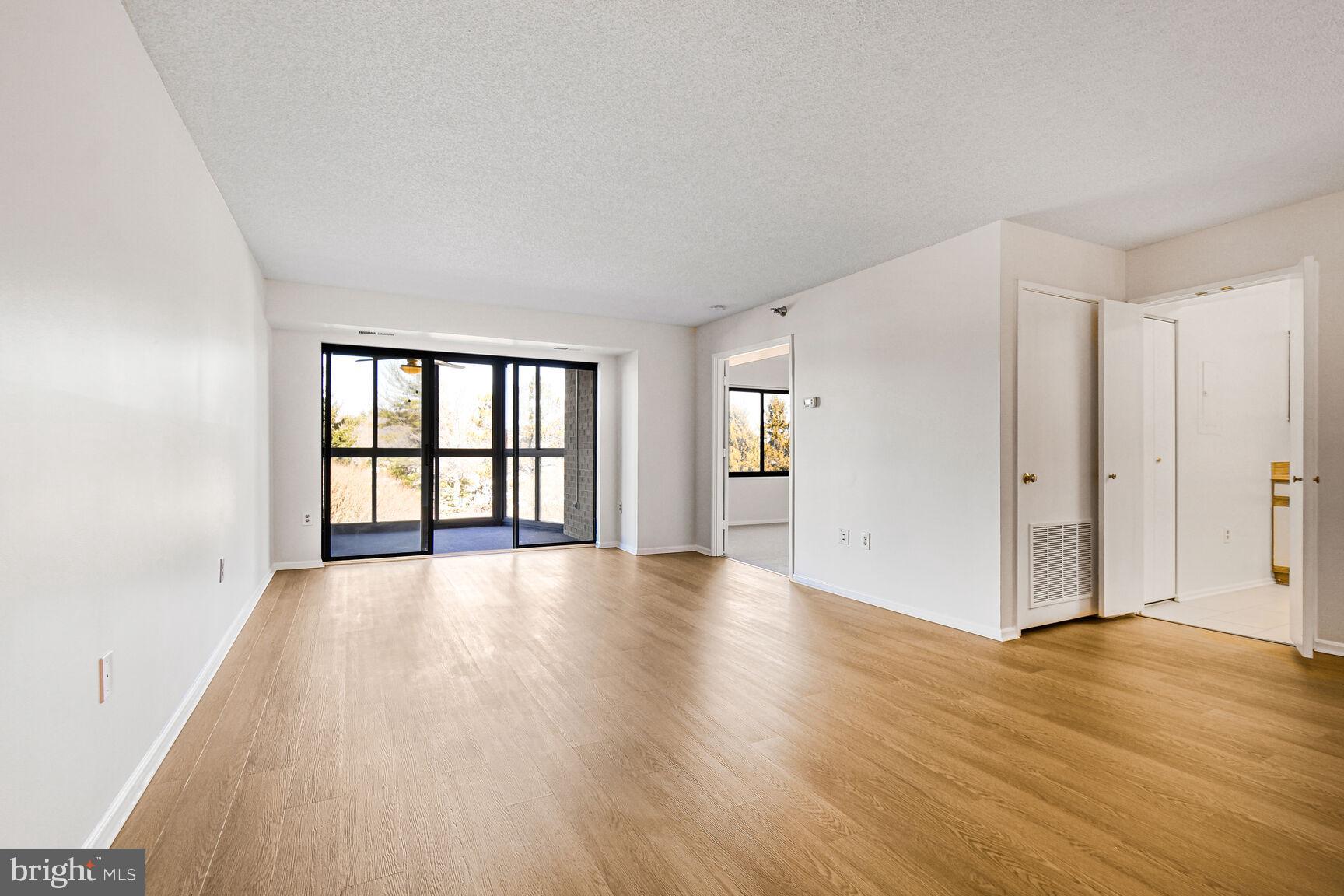 LEISURE WORLD - Residential