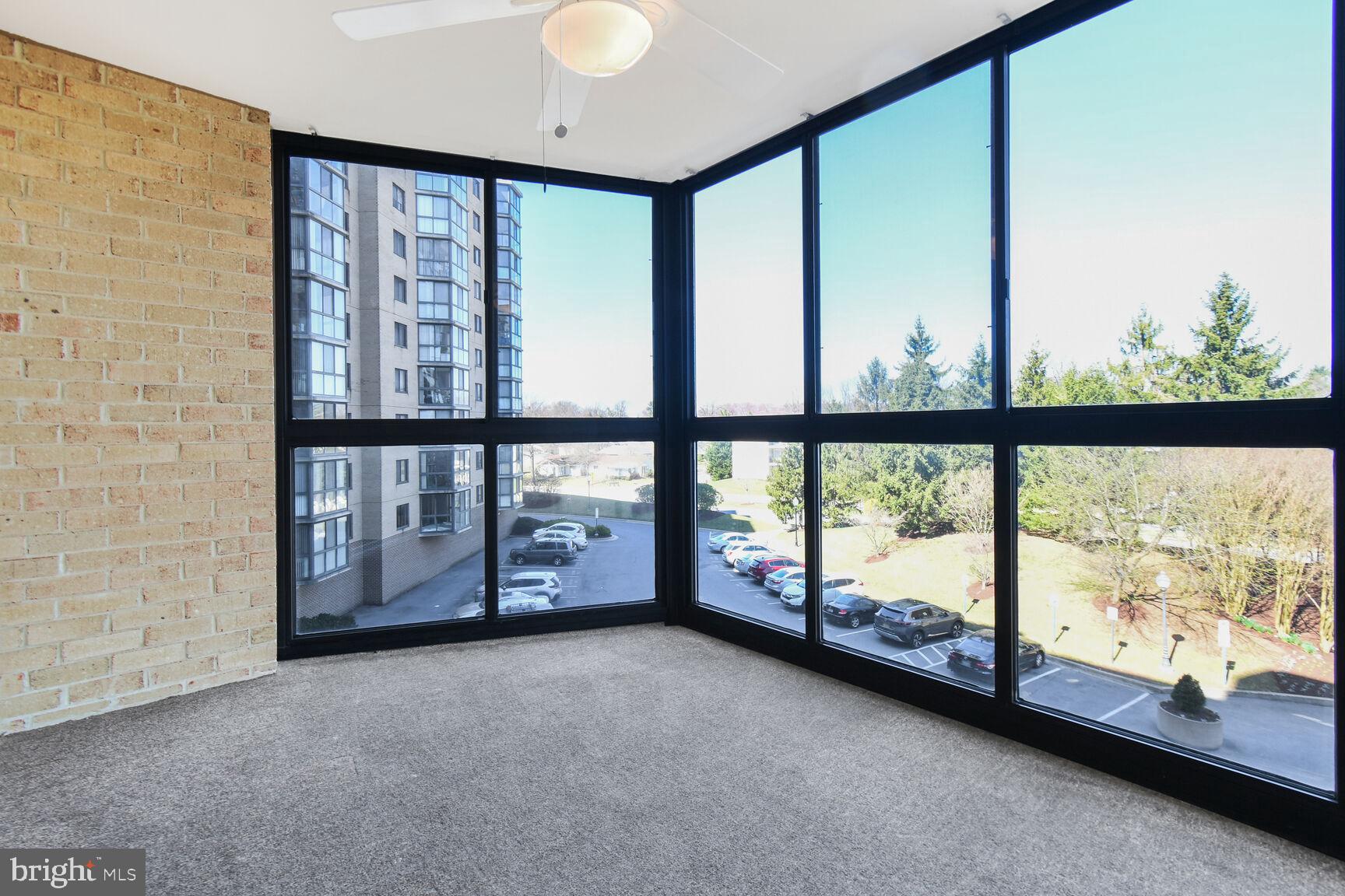 LEISURE WORLD - Residential