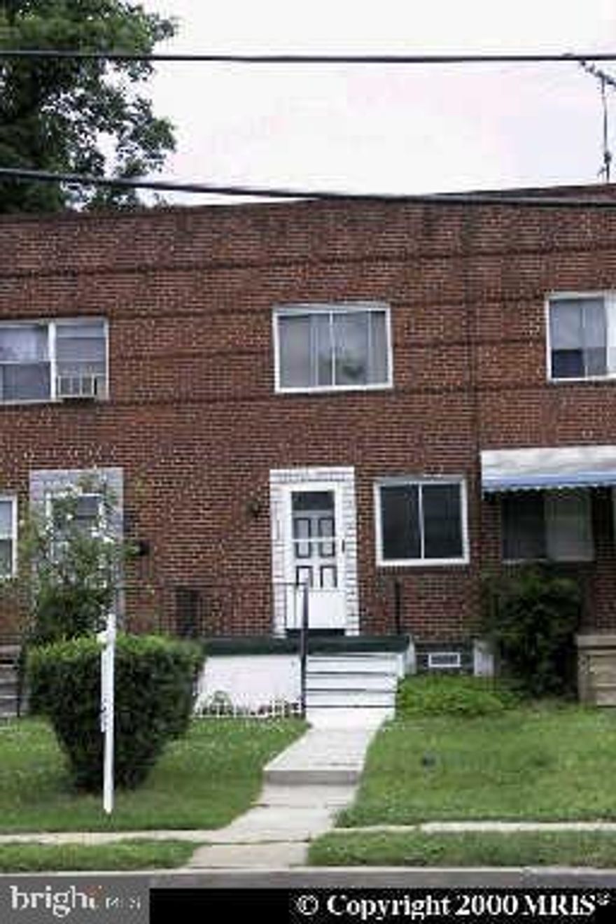 Nice  rental !! 2/3 bedroom brick townhome with 2 full baths.  Full bath added in 2024 with renovated lower level to accommodate your 3rd bedroom needs.  Awning added to front porch in 2025. New back splash in kitchen with stainless steel /black appliances. Separate dining room leads to fenced rear yard .