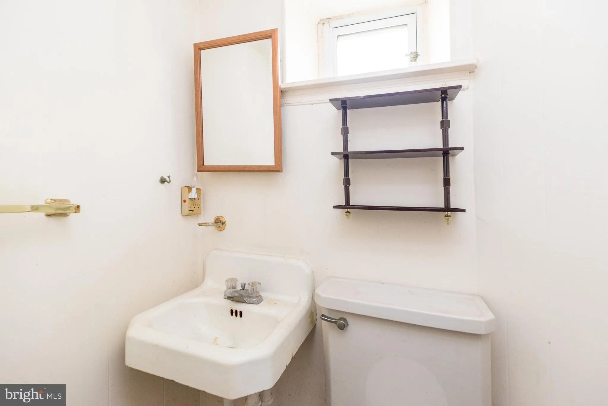 Philadelphia, Pennsylvania 19149, United States, 3 Bedrooms Bedrooms, ,2 BathroomsBathrooms,Residential,Pending,237358