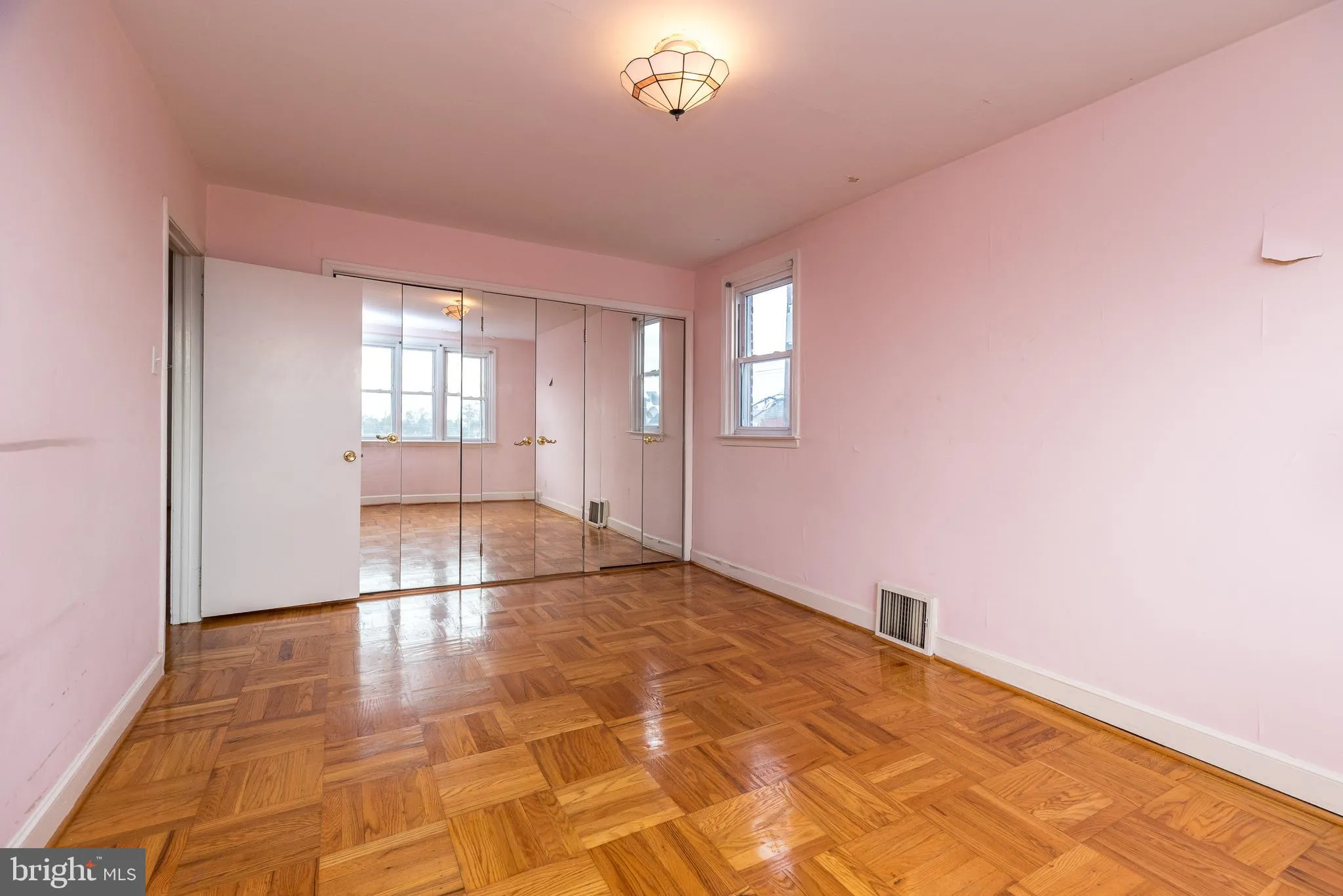 Philadelphia, Pennsylvania 19149, United States, 3 Bedrooms Bedrooms, ,2 BathroomsBathrooms,Residential,Pending,237358