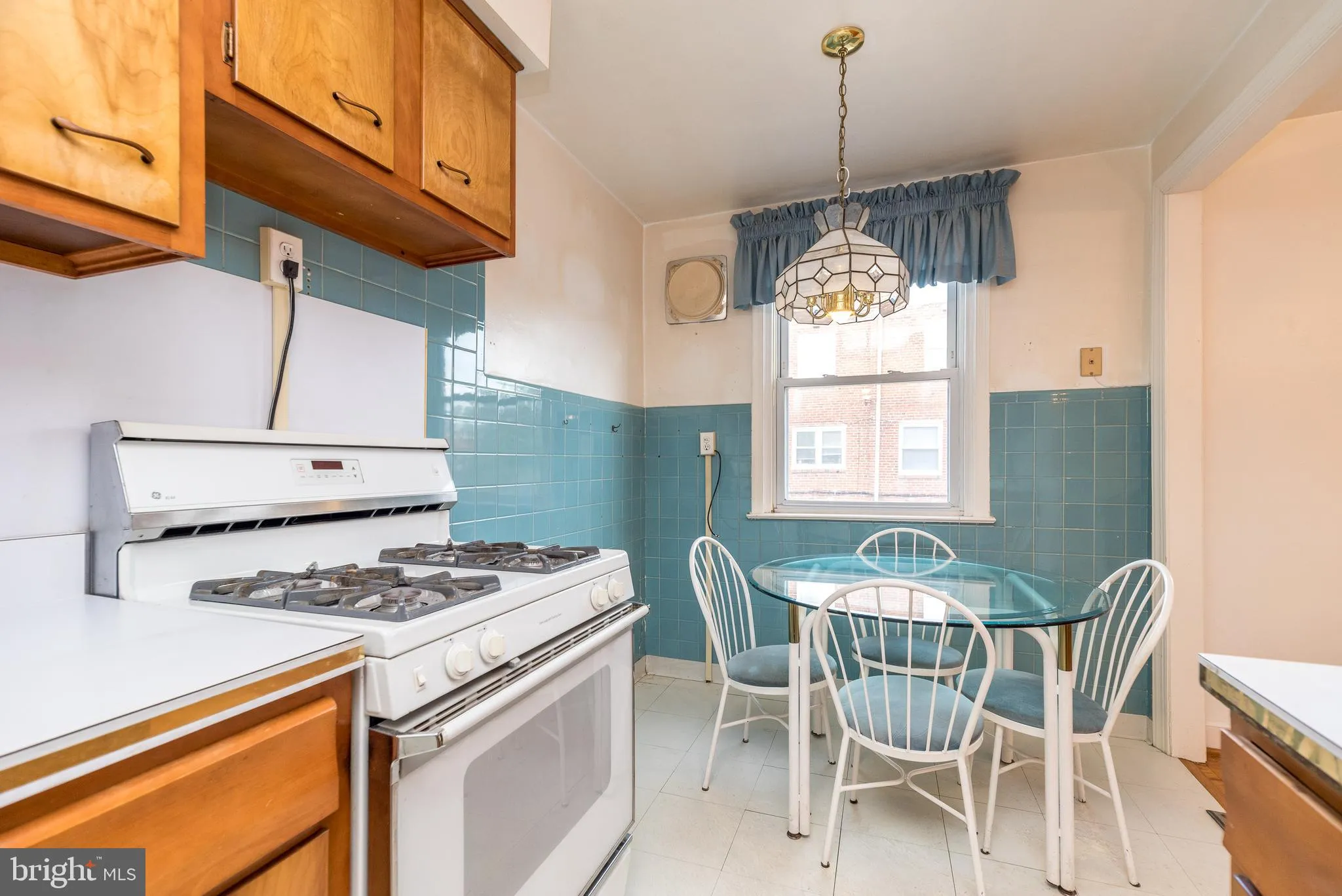 Philadelphia, Pennsylvania 19149, United States, 3 Bedrooms Bedrooms, ,2 BathroomsBathrooms,Residential,Pending,237358