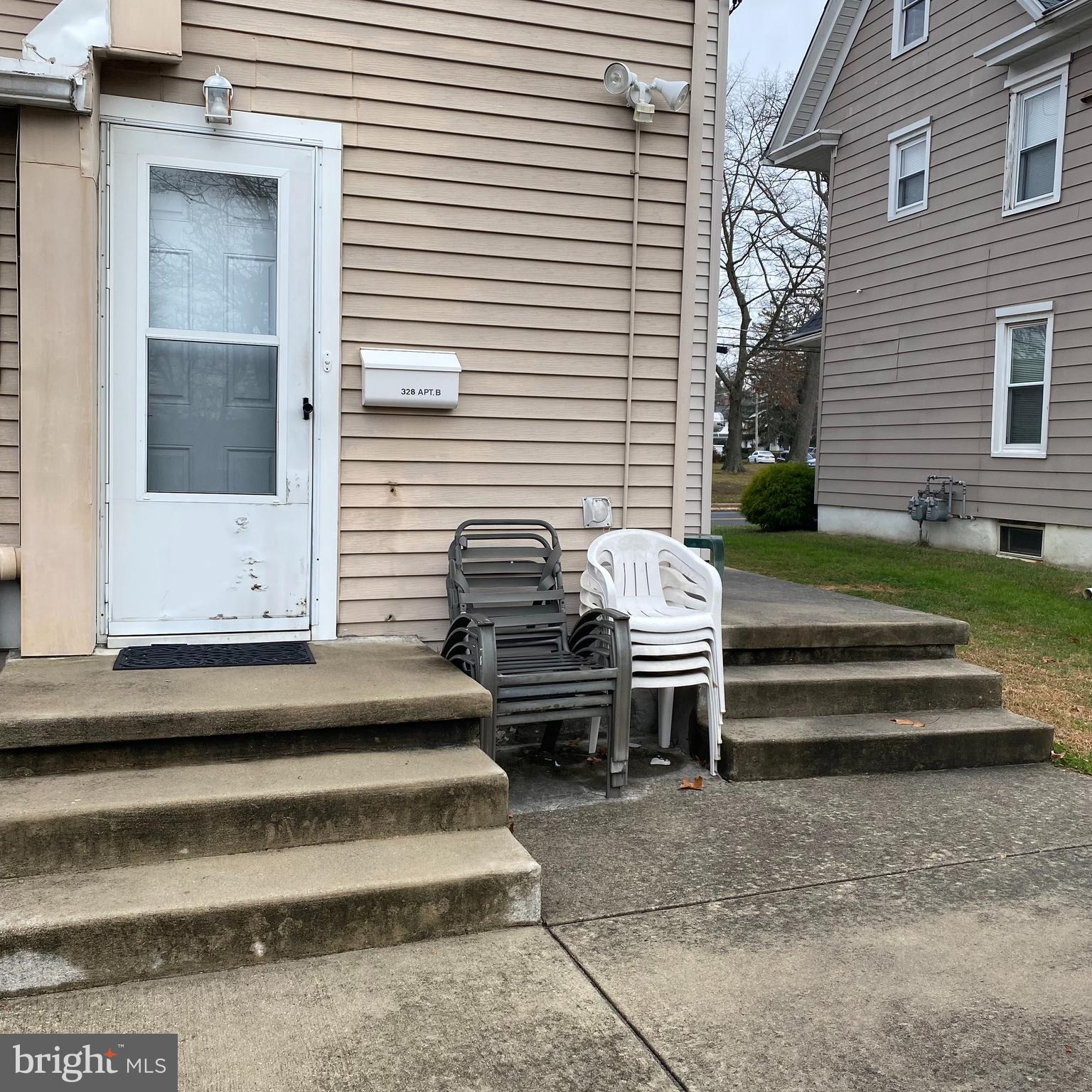 328 BROADWAY APT. B S B