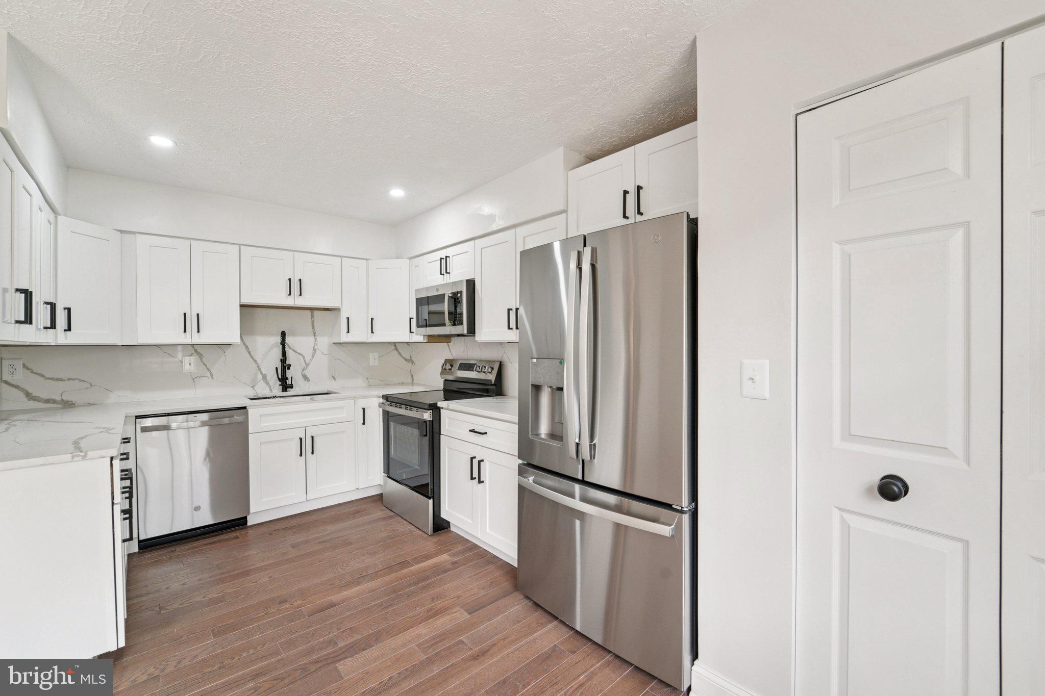 VILLAGE OF SILVER HALL - Residential