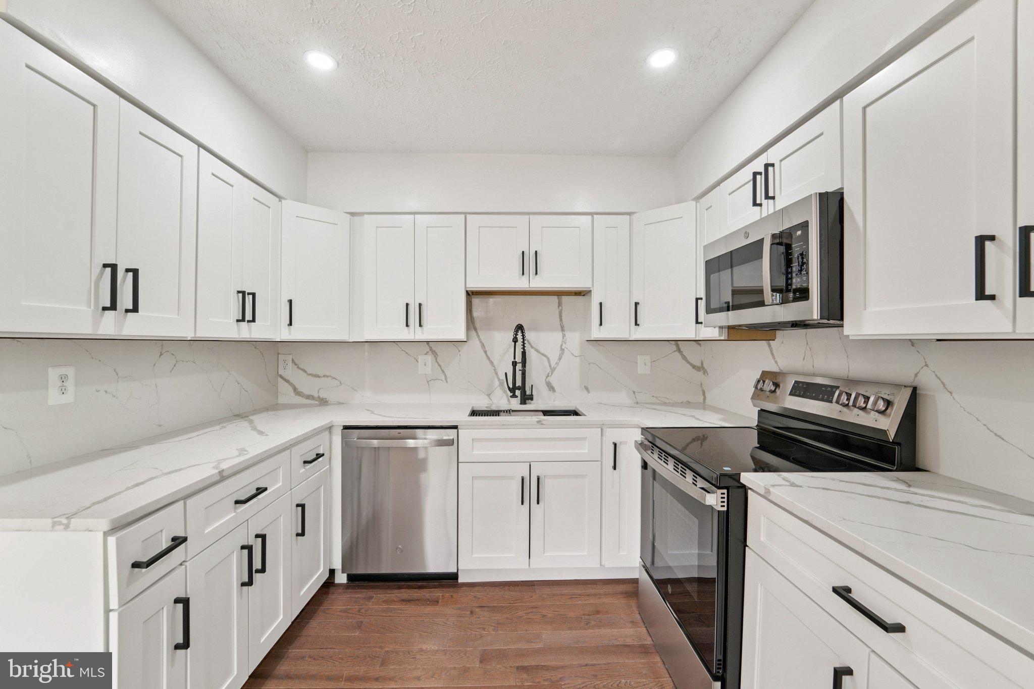 VILLAGE OF SILVER HALL - Residential