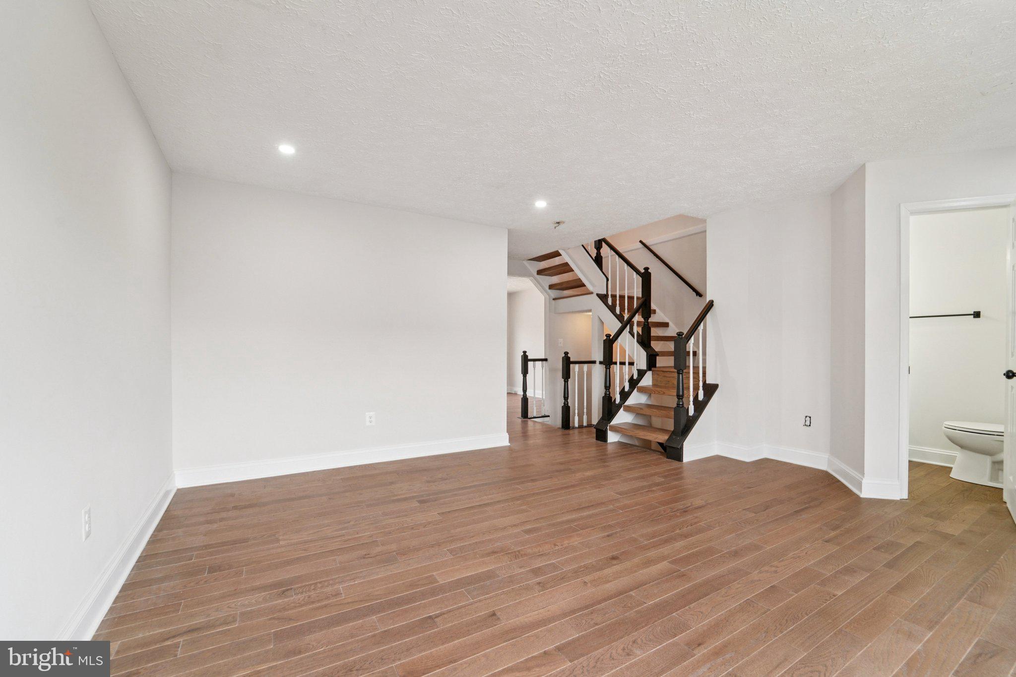 VILLAGE OF SILVER HALL - Residential