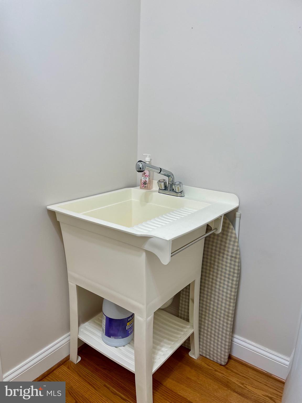 MAPLE GROVE - Residential