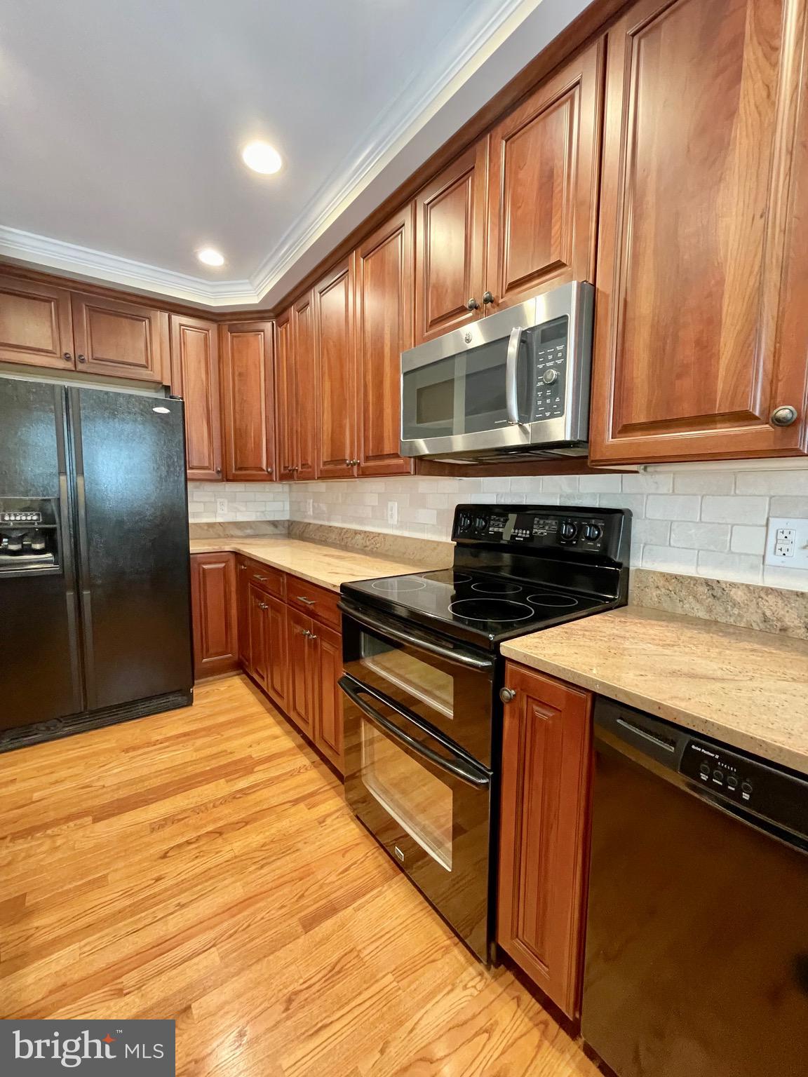 MAPLE GROVE - Residential