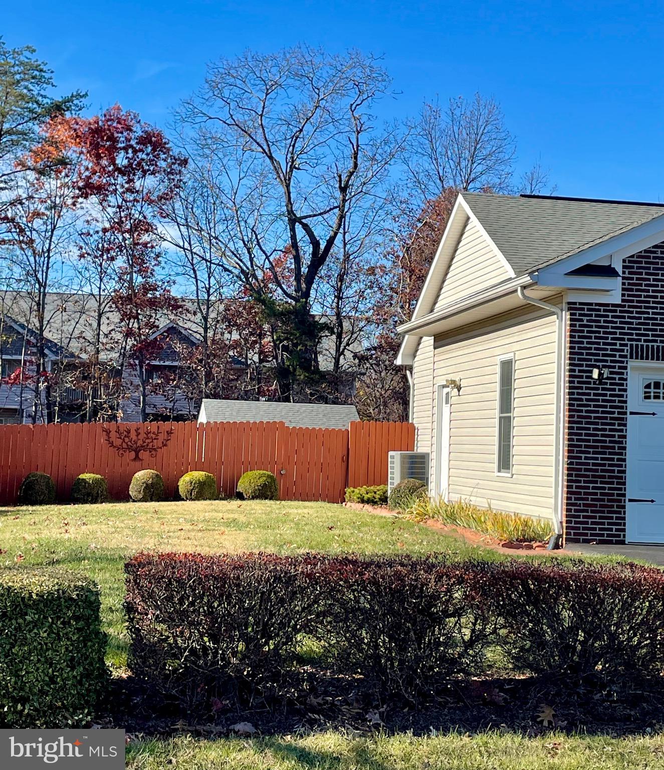 5624 GLEN EAGLES COURT