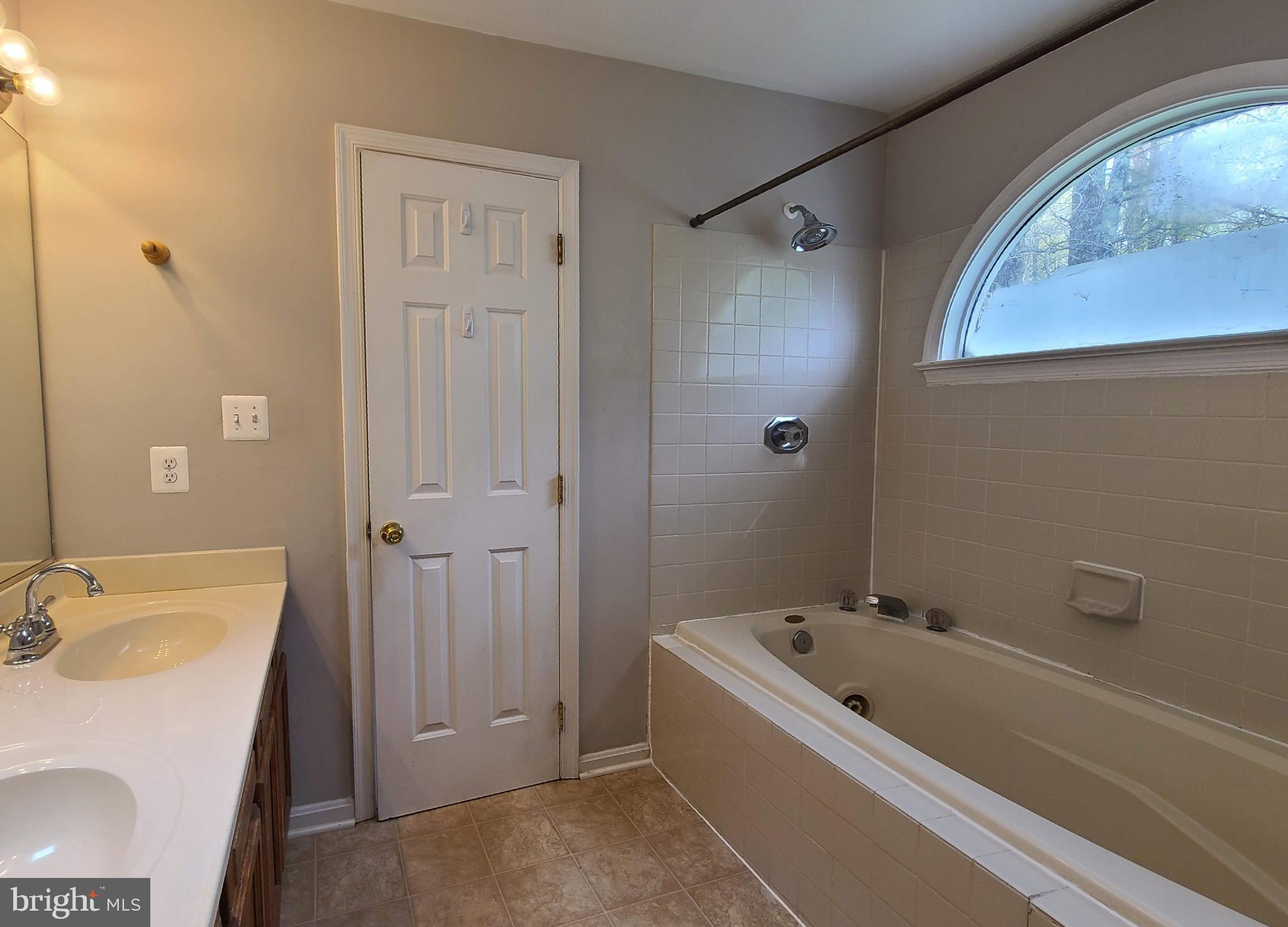 SHERATON OAKS - Residential