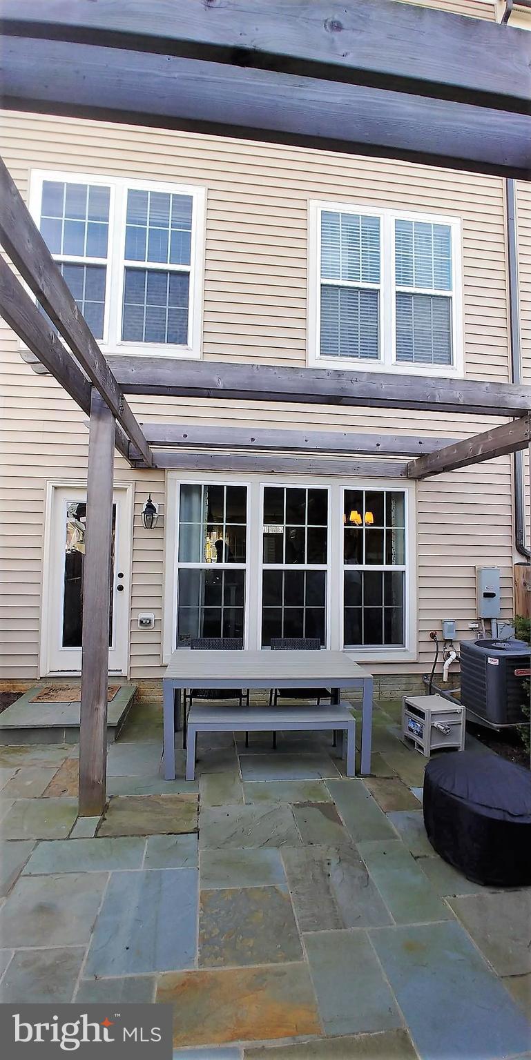 EMBREY MILL - Residential Lease