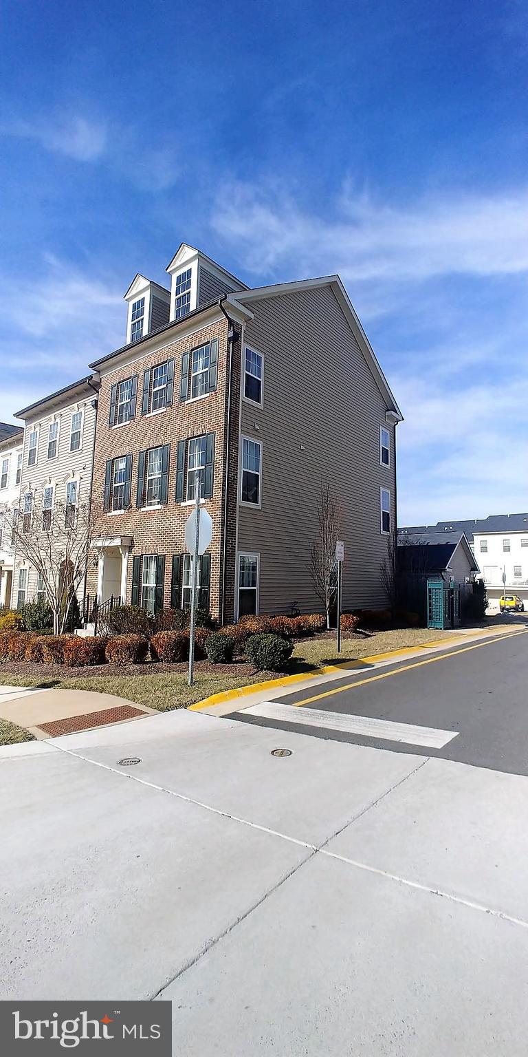 EMBREY MILL - Residential Lease