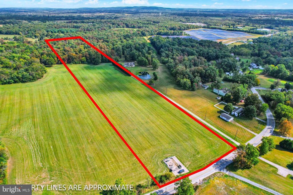 Photo of 401 Coleman Road, GETTYSBURG, PA 17325 (MLS # PAAD2020110)